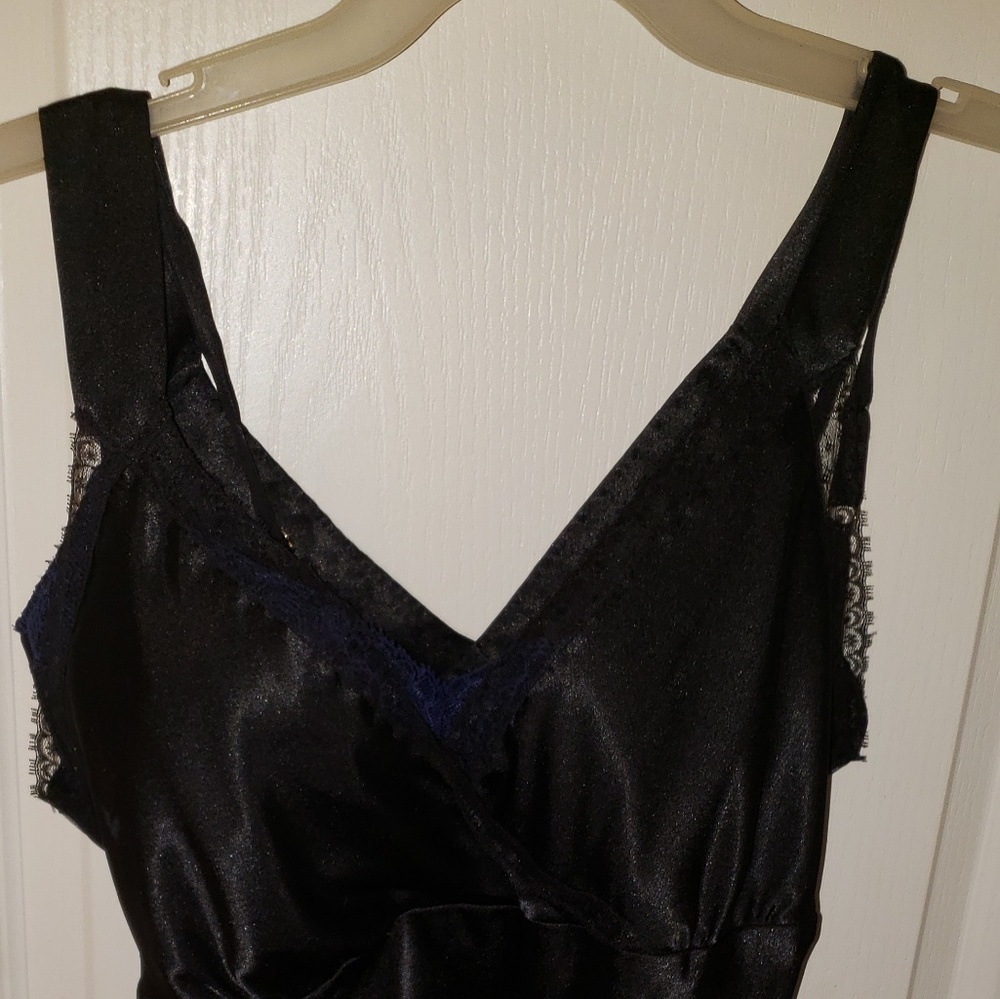 NWOT silky black top. Xl 18/20